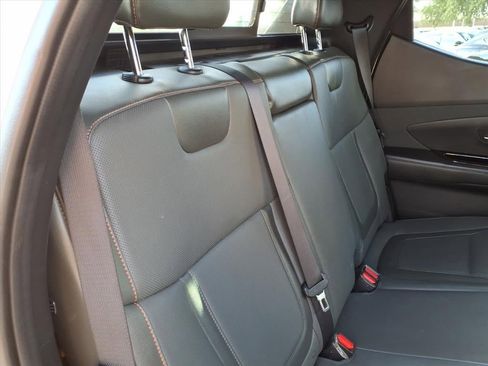 Used 2023 Hyundai Santa Cruz Limited image 15