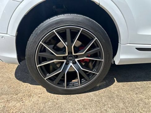 Used 2019 Audi Q8 Premium Plus AWD/4WD image 22