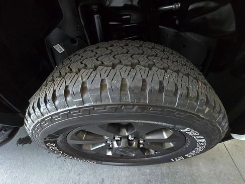 Certified 2025 RAM 2500 Big Horn AWD/4WD image 24