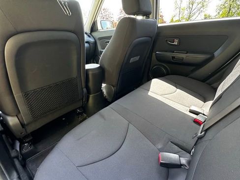 Used 2010 Kia Soul + FWD image 14