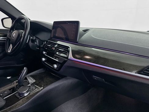 Used 2023 BMW 530i w/ Convenience Package image 53