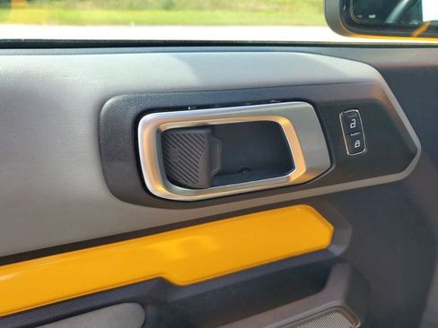 Used 2021 Ford Bronco Badlands image 40