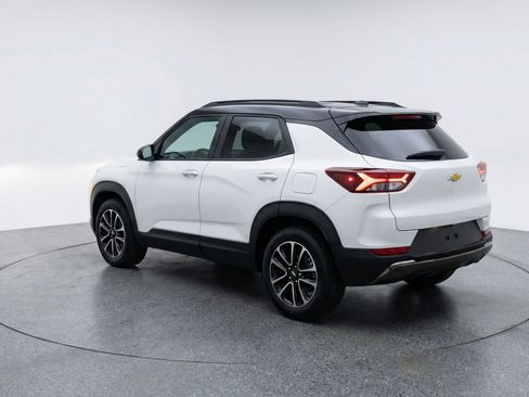 Used 2025 Chevrolet TrailBlazer LT image 6