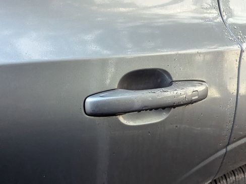 Used 2018 Volvo XC60 T6 Momentum w/ Convenience Package image 8