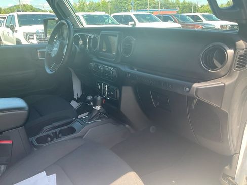 Used 2021 Jeep Wrangler Unlimited Sport AWD/4WD image 11