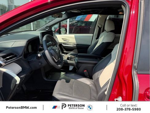 Used 2026 Toyota Sienna Platinum AWD/4WD image 14