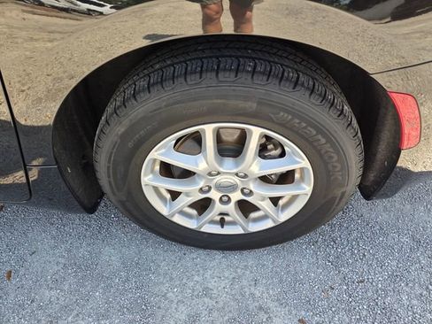 Certified 2023 Chrysler Pacifica Touring-L FWD image 4