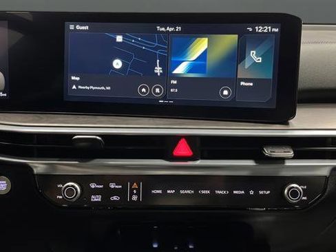 Used 2024 Kia Sorento SX Prestige w/ Sage Leather Package image 13