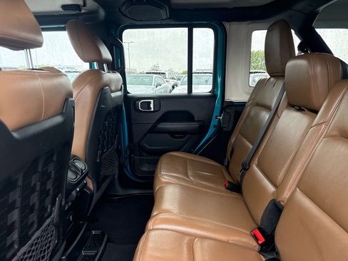 Used 2020 Jeep Wrangler Unlimited Rubicon w/ Safety Group AWD/4WD image 13