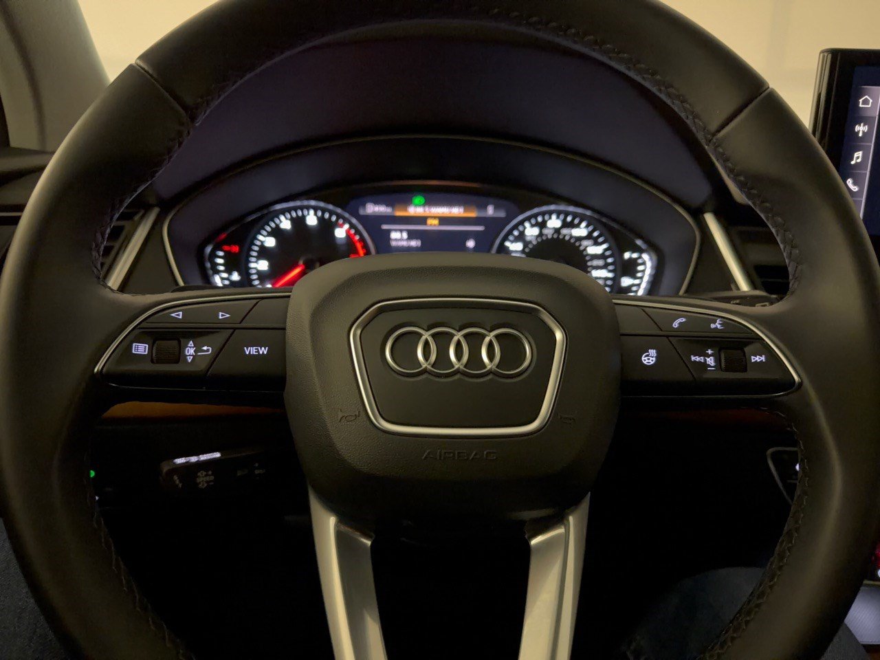 Used 2023 Audi Q5 2.0T Premium w/ Convenience Package AWD/4WD image 10