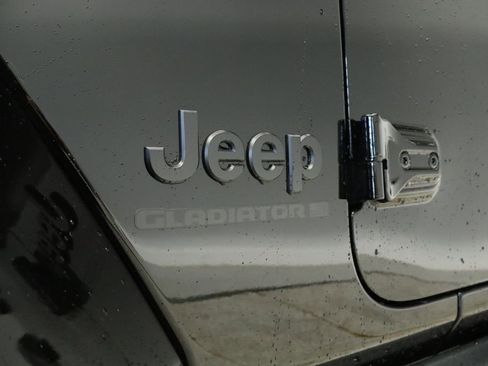 New 2026 Jeep Gladiator Sport AWD/4WD image 16