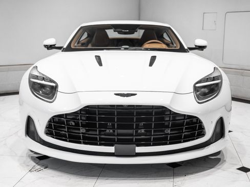 Used 2024 Aston Martin DB12 Coupe RWD image 7