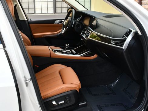 Used 2021 BMW X7 xDrive40i w/ Premium Package 2 image 50
