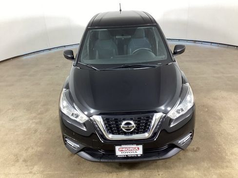 Used 2018 Nissan Kicks SV FWD image 4