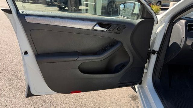 Used 2017 Volkswagen Jetta S FWD image 16