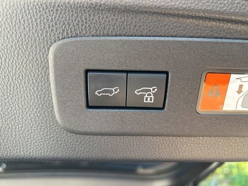 Used 2025 Lexus GX 550 w/ Cold Area Package AWD/4WD image 34