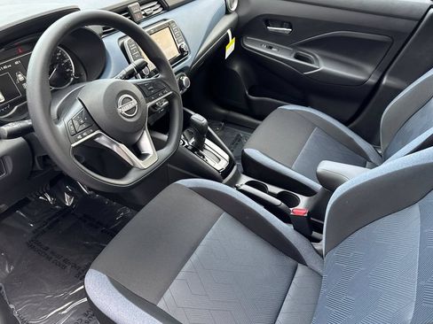 New 2025 Nissan Versa SV w/ Trunk Package FWD image 7