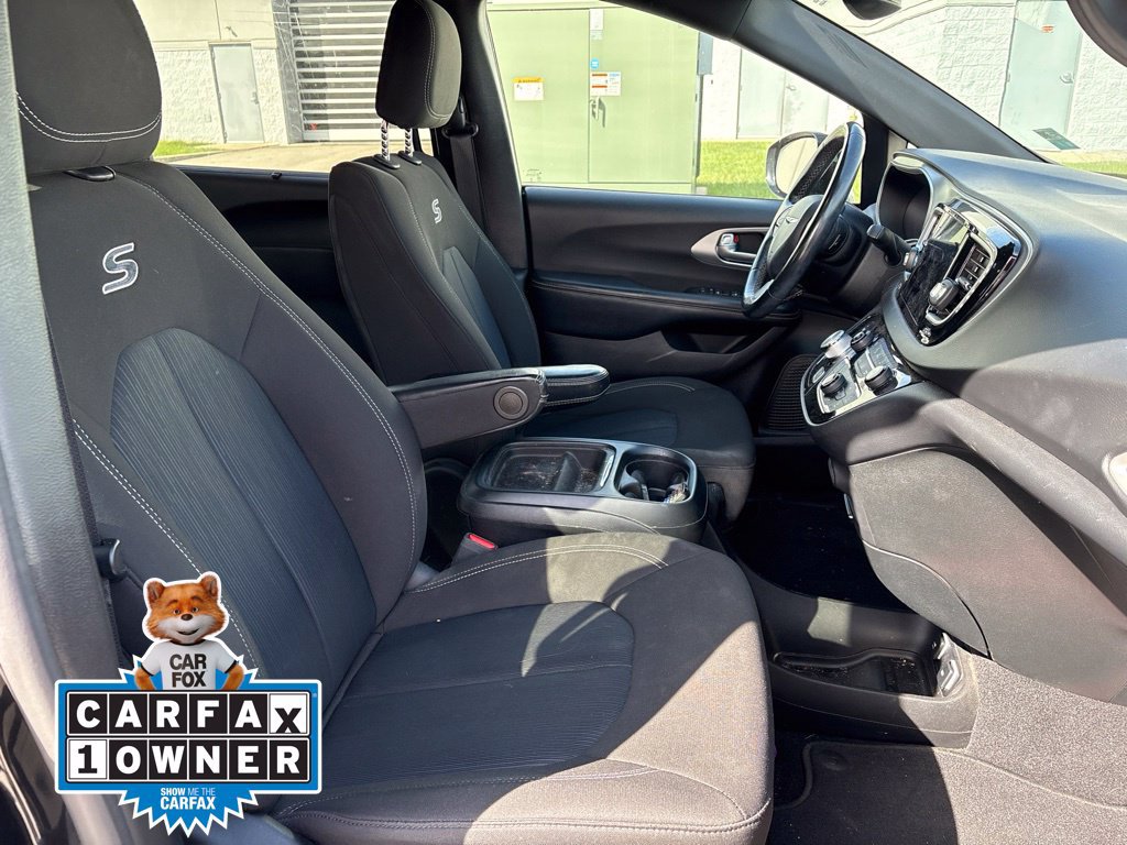 Used 2020 Chrysler Pacifica Touring w/ Advanced Safetytec Group FWD image 21