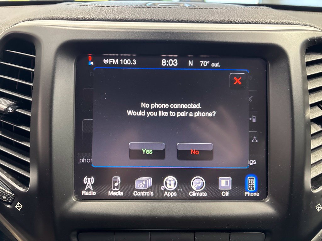 Used 2014 Jeep Cherokee Latitude w/ Cold Weather Group FWD image 19