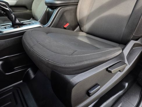 Used 2022 Chevrolet Colorado LT w/ Fleet Safety Package image 21