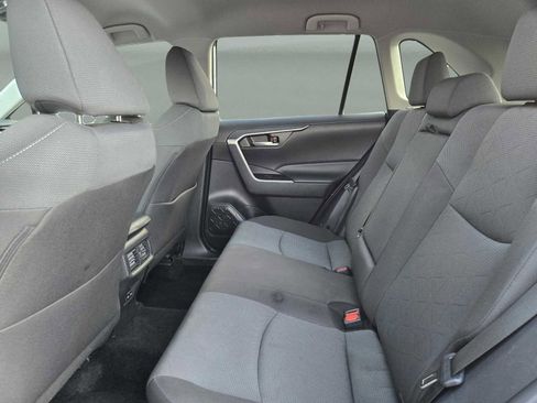 Used 2025 Toyota RAV4 XLE AWD/4WD image 13