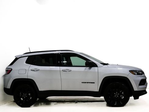 New 2026 Jeep Compass Latitude image 4