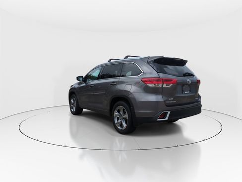 Used 2019 Toyota Highlander Limited Platinum AWD/4WD image 6