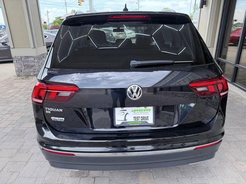 Used 2020 Volkswagen Tiguan SE w/ Panoramic Sunroof Package image 5