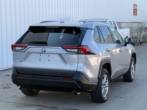 Used 2023 Toyota RAV4 XLE image 4