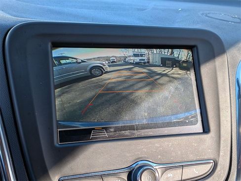 Used 2022 Chevrolet Equinox LT image 17