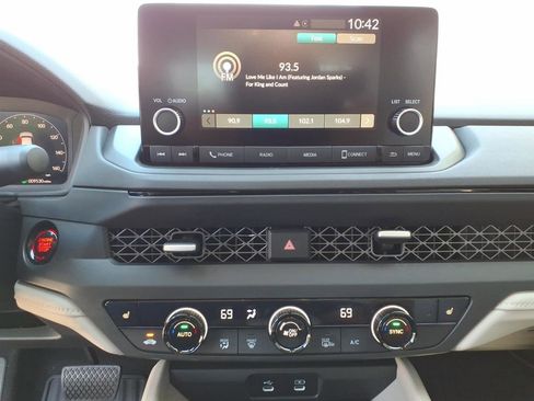 Used 2024 Honda Accord EX image 10