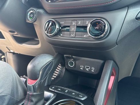 Used 2023 Chevrolet TrailBlazer RS w/ Convenience Package AWD/4WD image 28