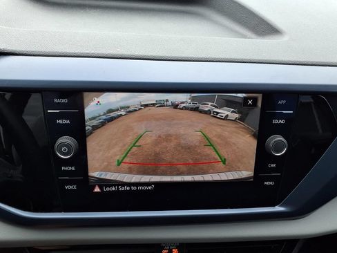 Used 2023 Volkswagen Taos SE w/ Panoramic Sunroof Package FWD image 29
