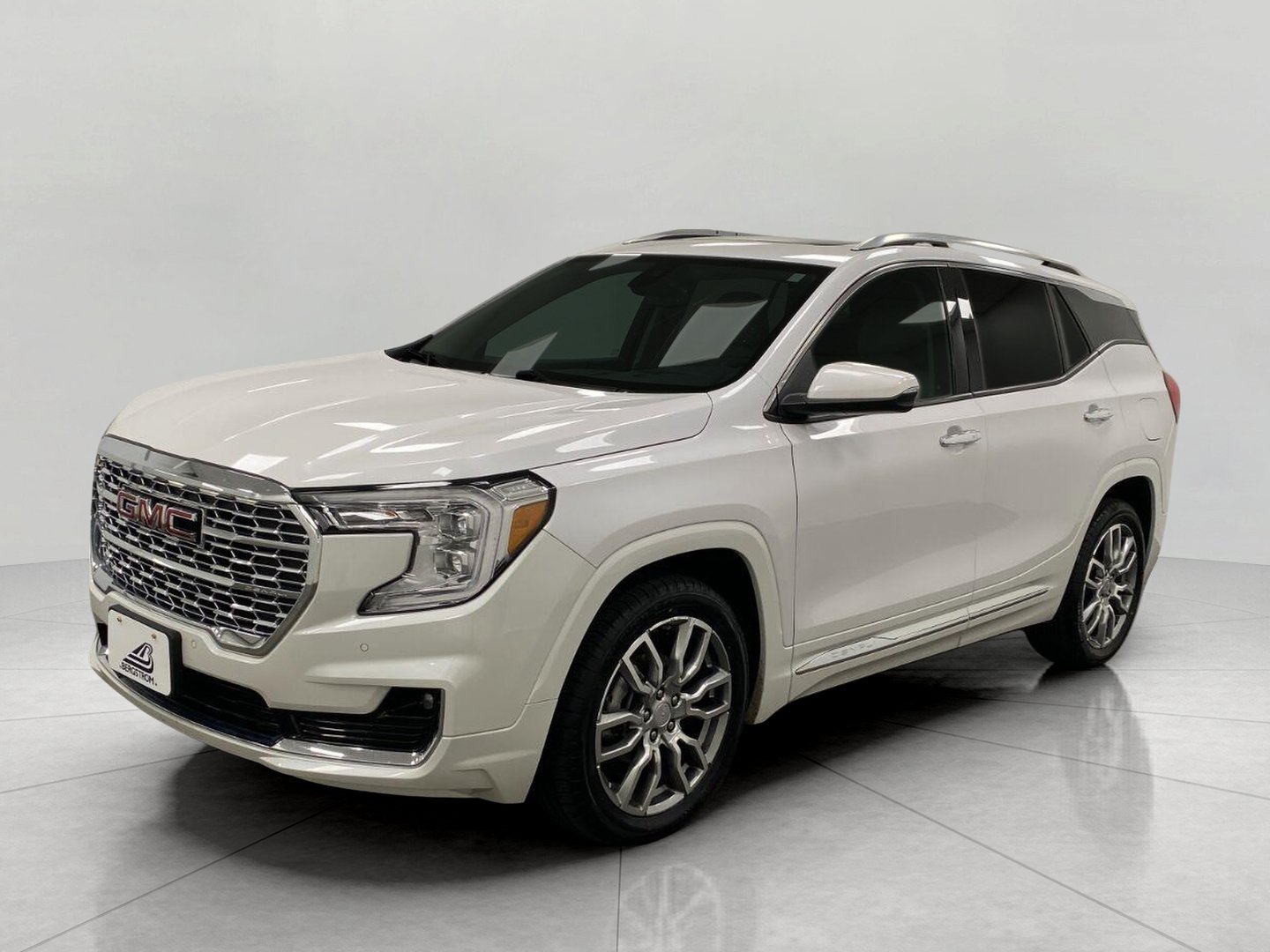 Used 2023 GMC Terrain Denali w/ LPO, Floor Liner Package AWD/4WD image 10