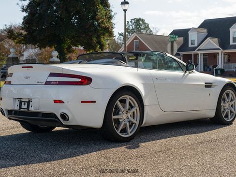 Used 2008 Aston Martin V8 Vantage Roadster 6-Speed image 8