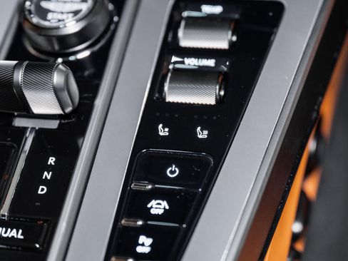 Used 2025 Aston Martin Vanquish image 36