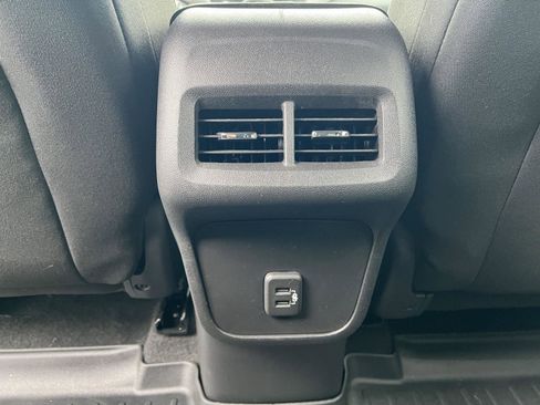 Used 2020 Chevrolet Equinox LS w/ LS Convenience Package image 35