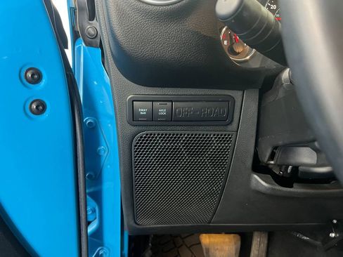 Used 2017 Jeep Wrangler Unlimited Rubicon w/ Cold Weather Group image 25