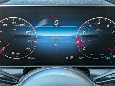 Used 2025 Mercedes-Benz GLC 300 4MATIC image 11