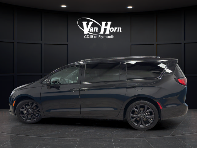 Used 2020 Chrysler Pacifica Limited FWD image 4