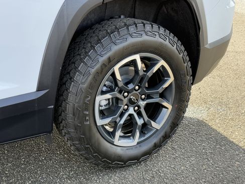 New 2026 Chevrolet Equinox ACTIV w/ Convenience Package III image 34