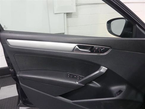 Used 2018 Volkswagen Passat 2.0T S w/ Driver Assistance Package FWD image 17