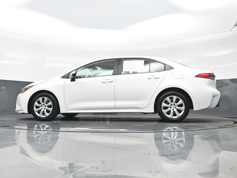 Used 2024 Toyota Corolla LE FWD image 27