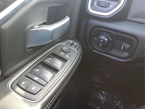 Used 2024 RAM 2500 Big Horn AWD/4WD image 25