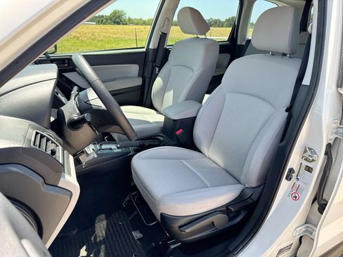 Used 2018 Subaru Forester 2.5i w/ Alloy Wheel Package AWD/4WD image 11