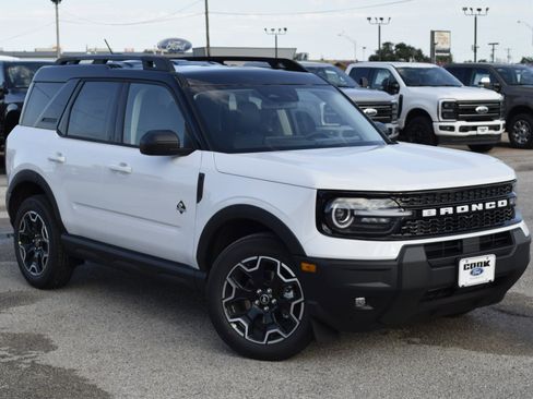 New 2025 Ford Bronco Sport Outer Banks image 3