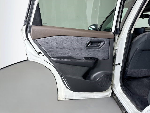 Used 2022 Nissan Rogue S AWD/4WD image 25
