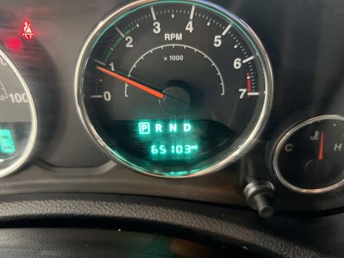 Used 2017 Jeep Wrangler Sport AWD/4WD image 13