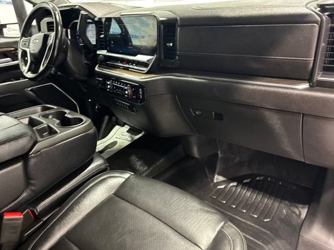 Used 2024 Chevrolet Silverado 3500 LT w/ Convenience Package AWD/4WD image 40
