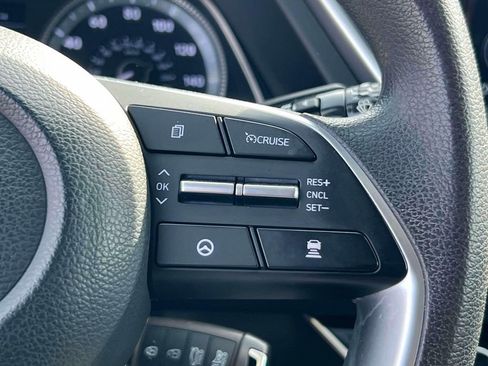 Used 2023 Hyundai Sonata SE w/ Preferred Accessory Package image 20